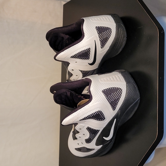 Nike 454580-110 Hyperfuse Black White Sneakers 6.5Y - Picture 5 of 10